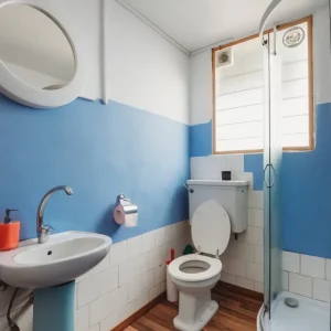 Comment déboucher wc sans matériel de débouchage ? 3 méthodes inratables