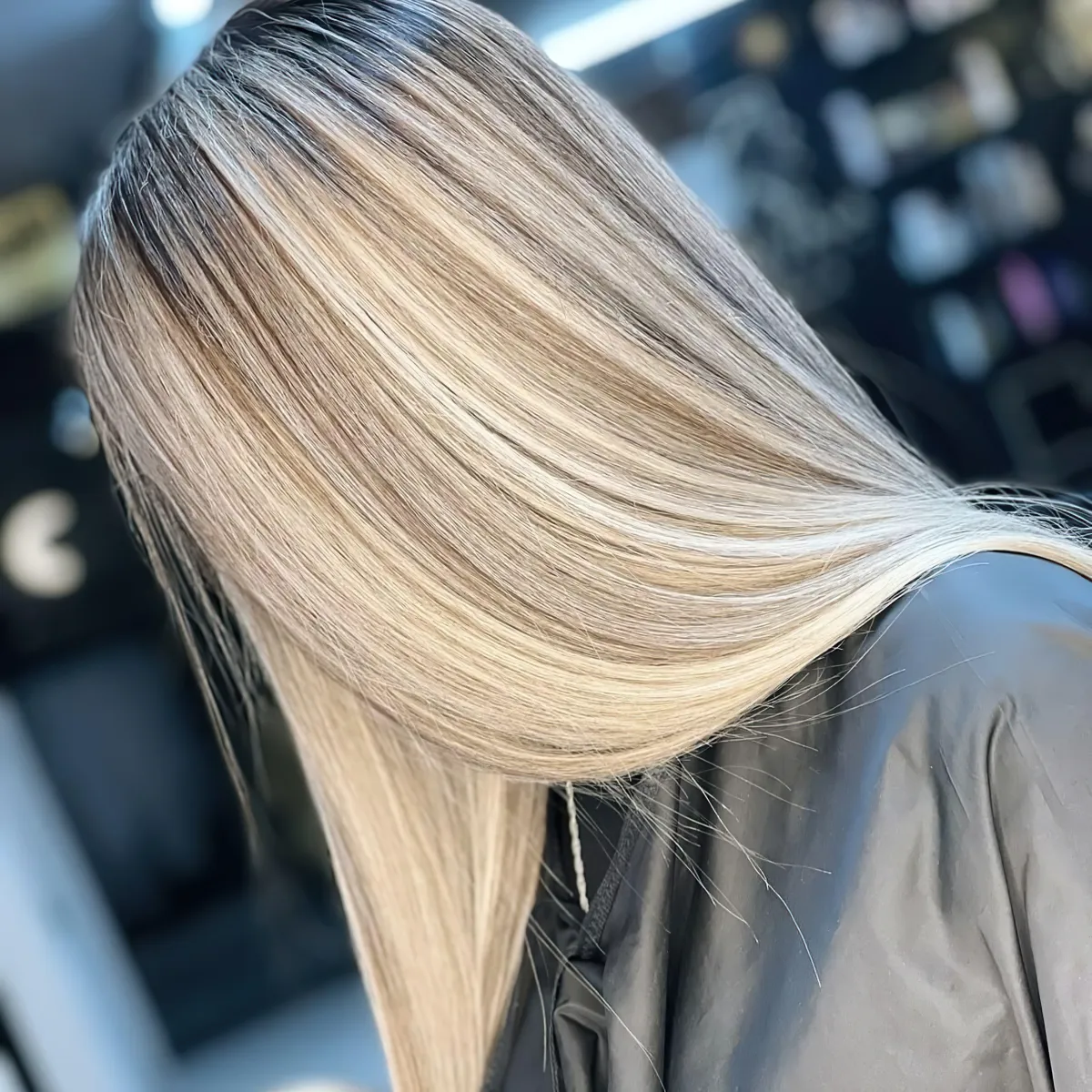 balayage blond poliare sur base foncee