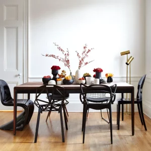 Tendance 2023 - salle à manger avec chaises dépareillées ! Les secrets pour avoir un intérieur personnalisé et fonctionnel !