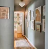 couleur vert sauge couloir tapis peintures aux murs decoration