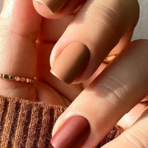 Manucure pour femme de 60 ans suivant les tendances en 2023 ! Astuces essentielles pour rajeunir les mains !