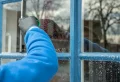 Les astuces de grand-mère pour nettoyer une terrasse en bois très sale après l’hiver : remettez-la à neuf en un rien de temps