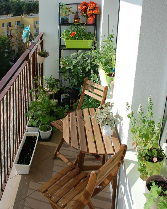 petit balcon etroit 2chaises