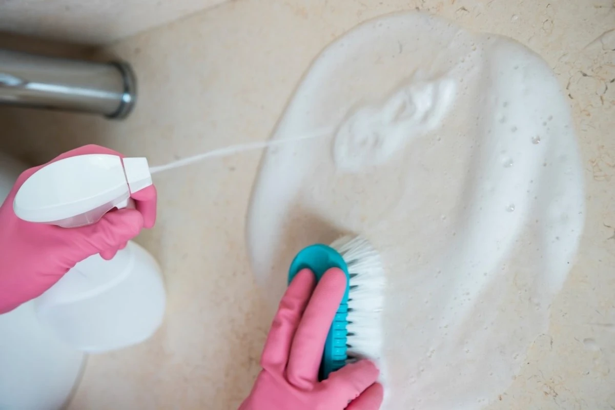 pulverisateur flocon melange savon liquide vinaigre salle de bain