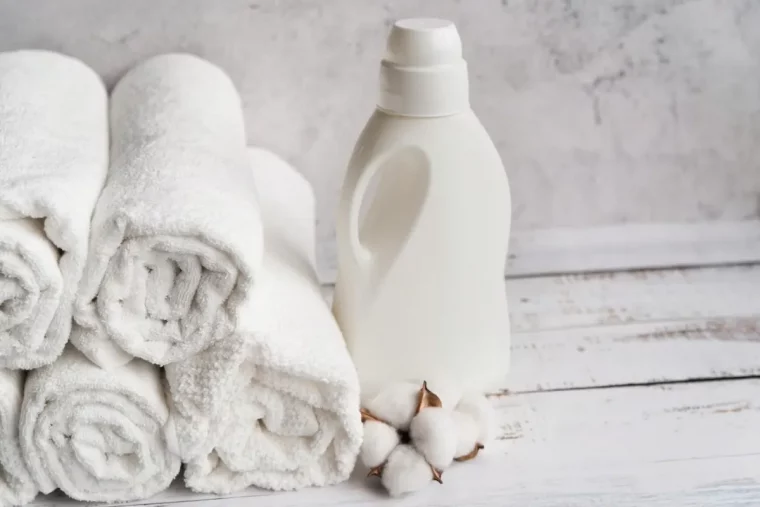 serviettes de bain blanches proprete hygienne produit naturel adoucissant