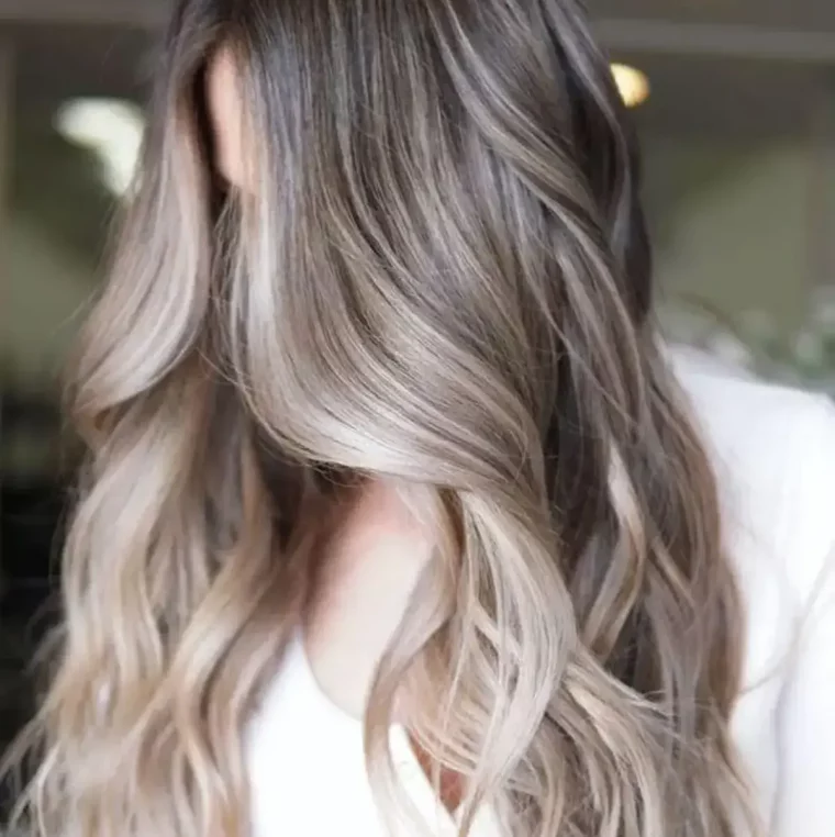 babylights cheveux chatains long