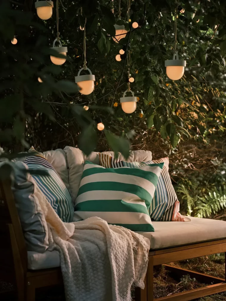 baladeuses de jardin idée deco salon de jardin ikea 2023 lampes deco