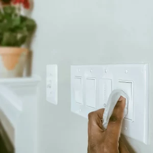 Comment blanchir des interrupteurs jaunis ? Techniques efficaces et peu coûteuses pour nettoyer les interrupteurs jaunis