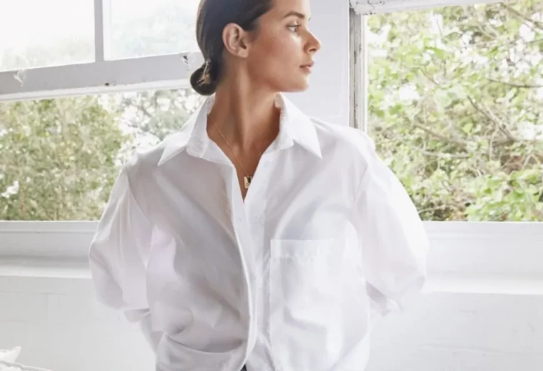 comment nettoyer un col de chemise jauni femme en chemise blanche imeccable