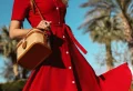 Comment s’habiller simple mais classe après 50 ans ?
