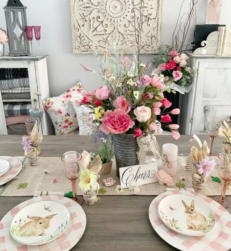 deco florale centre de table vaisselle porcelaine de paques bouquet de fleurs deco table paques moderne