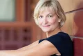 Comment adopter la coupe carré avec frange à 50 ans ? Astuces et idées
