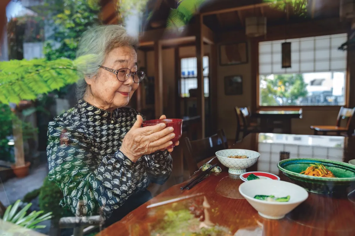 que mangent les centenaires japonais japonaise agee boit duthe chezelle