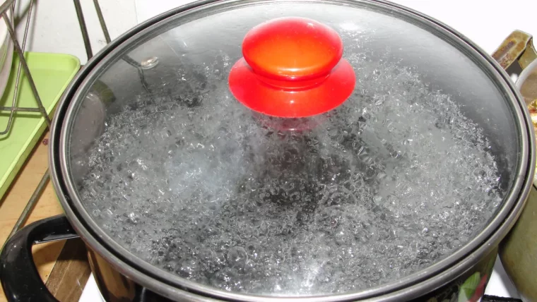 savon lessive cendre de bois casserole aleau bouillie