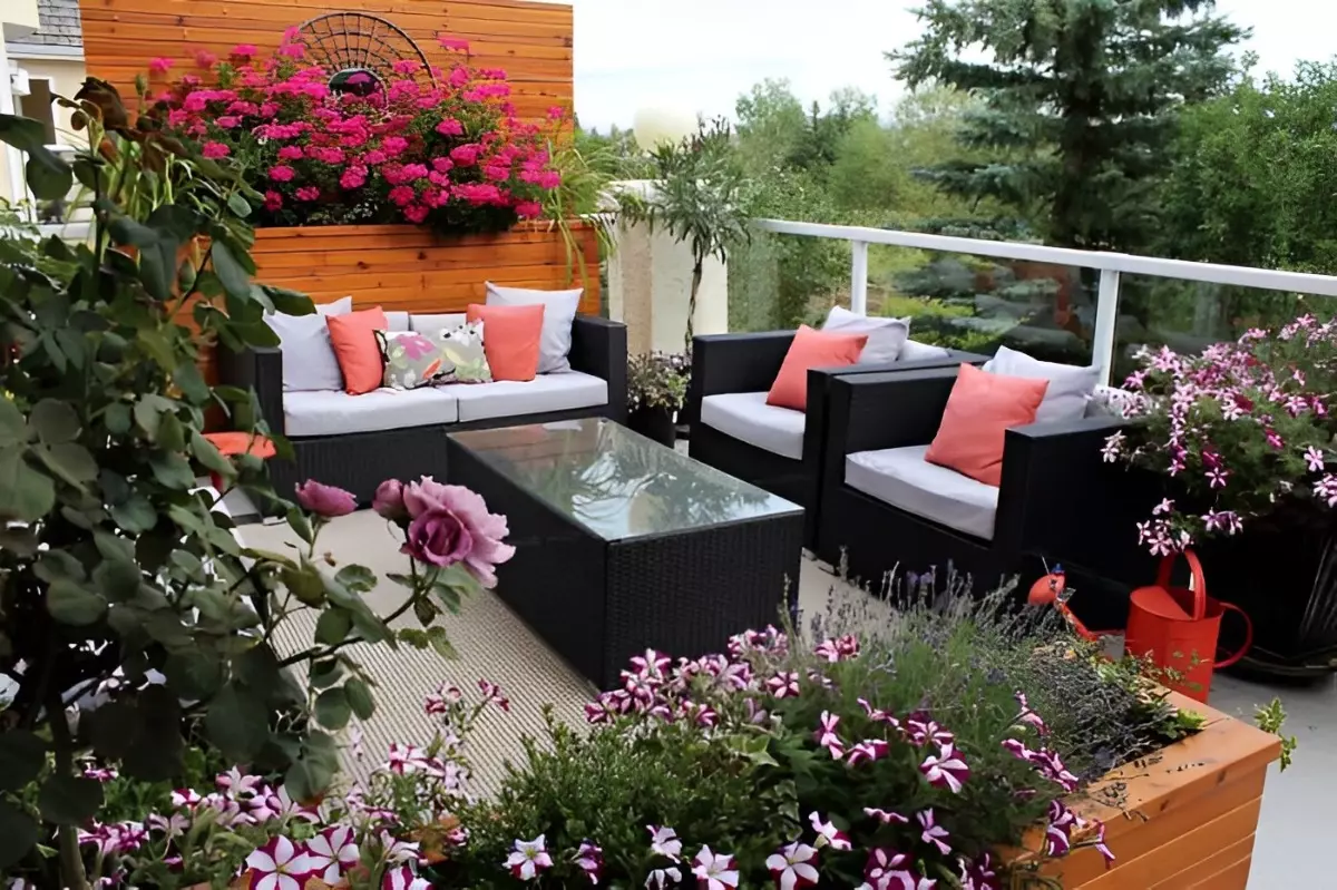 terrasse fleurie avec des plantes brise vue d exterieur