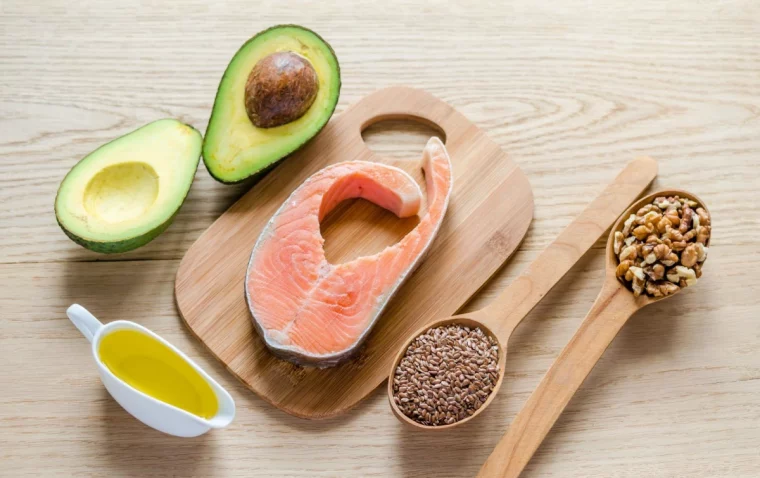 10 aliments gras qui sont super sains saumon avocat huile
