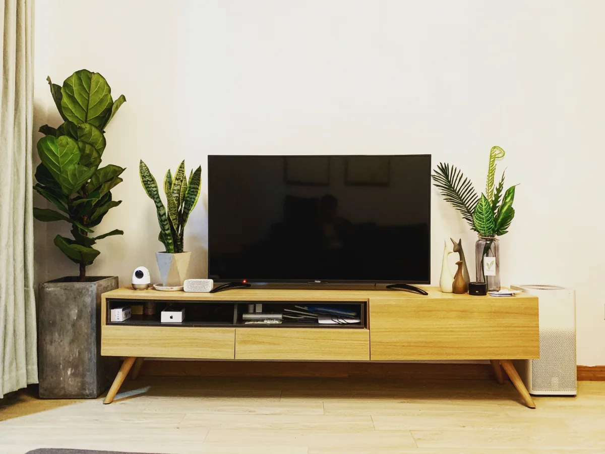 comment choisir un meuble tv console en bois blond