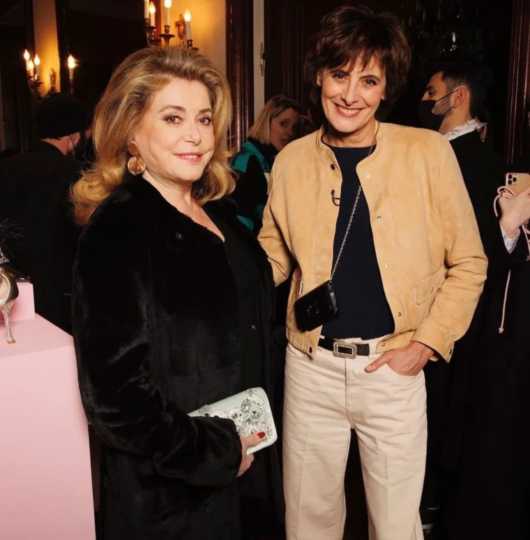 ines de la fressange veste en daim clair