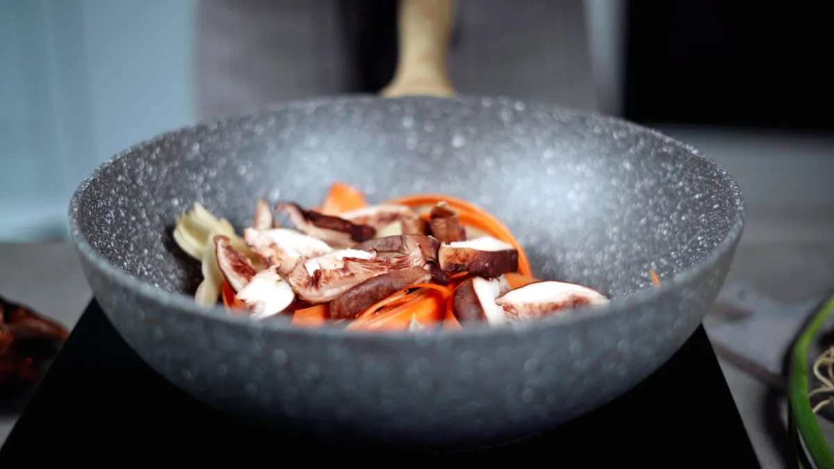 legumes champignons carrottes recette vegan facile rapide a la poele