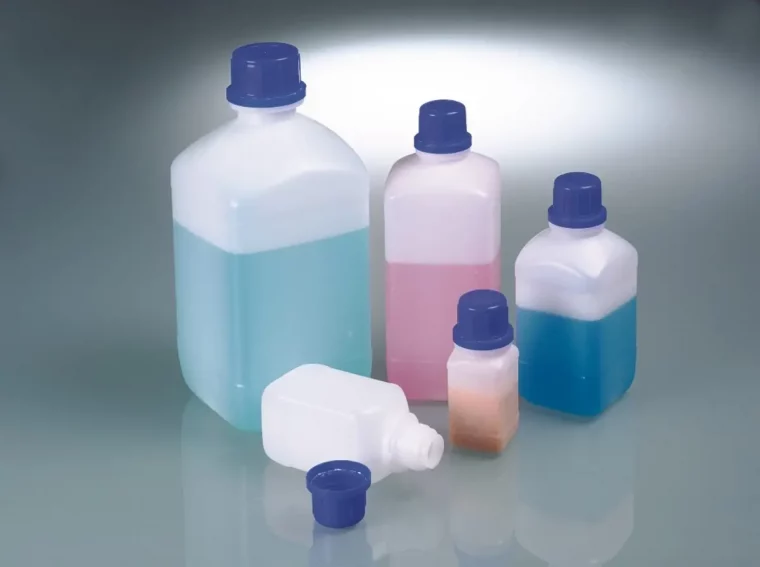 lessive et produits detergents pour raviver couleur d'un vetement delave