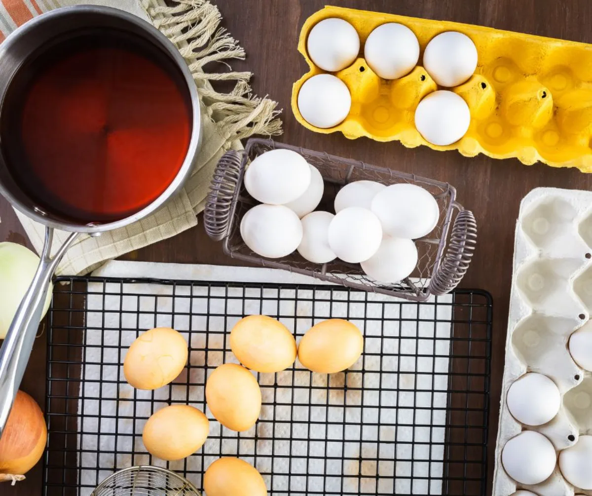 peindre des oeufs de pâques avec des ingrédients naturels du frigo peindre des oeufs de pâques avec des ingrédients naturels du frigo