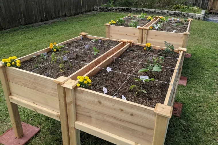 potager sureleve en bois clair