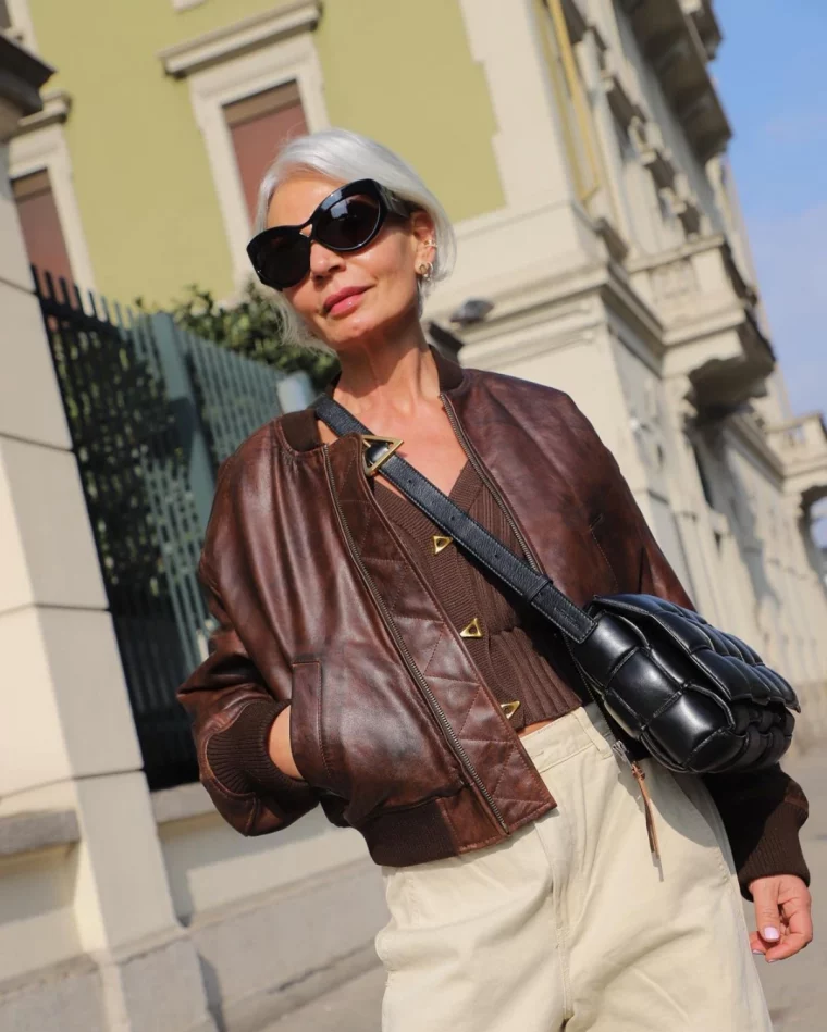 veste en cuir marron femme 60 ans tendance mode