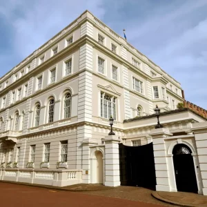 Où vivent les membres de la famille royale britannique (vue de l'intérieur) : Le roi Charles III et la reine Camilla