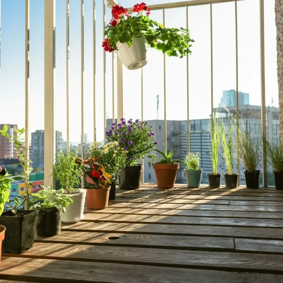 balcon en bois avec plantes comment nettoyer balcon sans karcher