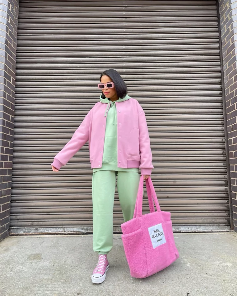 color block tenue pastel veste rose ensemble vert d eau converse rose pale