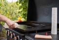 Comment bien nettoyer une grille de barbecue ? Voici le guide complet !