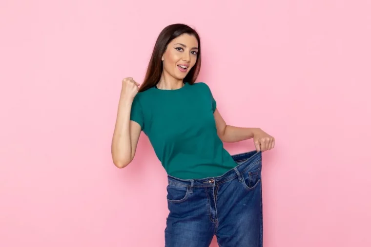perte poids ventre graisse abdominale t shirt vert jeans loose