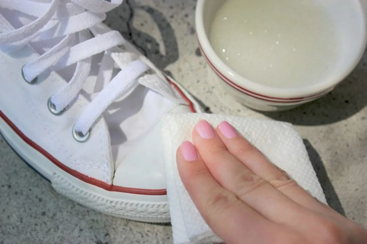 conseils pour reussir le nettoyage des baskets blanches