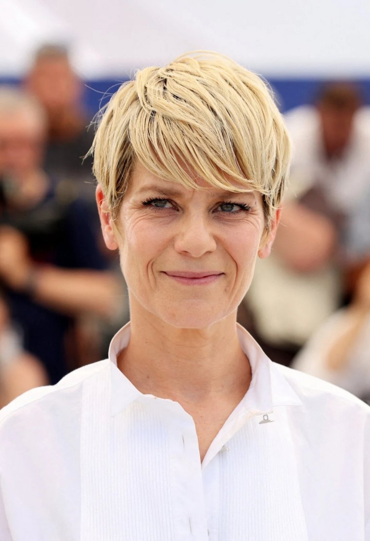 coupe de cheveux femme 50 ans court blonde