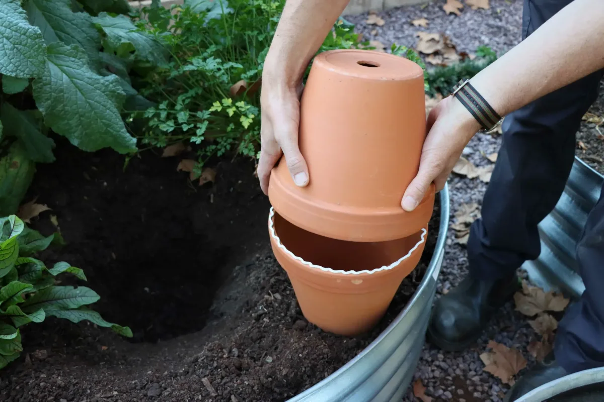 fabrication oyas dans pot de terre cuite assemblés astuces de jardin faciles