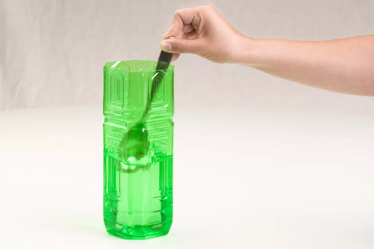 fabriquer du gaz carbonique bouteille d eau verte