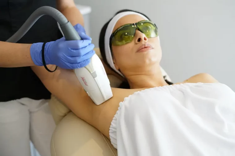 laser epilation des aisselles chez un studio beaute