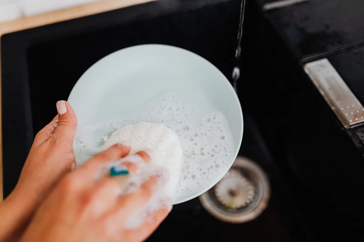 ne pas jeter l eau pour laver les assiettes astuces pénurie d eau
