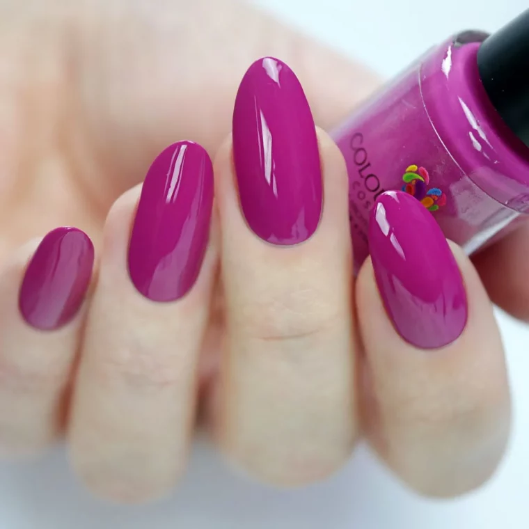 ongles couleur magenta foné idée de quelle couleur colorer ses ongles