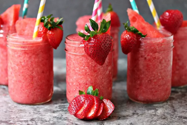 smoothie a la fraise facile et rapide a preparer