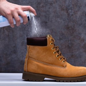 Comment fabriquer son propre déodorant pour chaussures ? 4 astuces insolites, mais efficaces pour éliminer les odeurs !