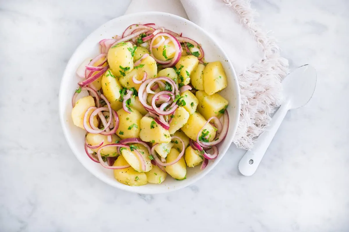 comment faire une salade rassasiante à l oignon rouge et persil recette