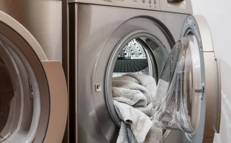 laisser machine a laver ouverte appareil inox porte ouverte serviette de bain buanderie