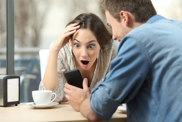 qualité d'une bonne femme fille lesgrands yeux ouverts voyant portable