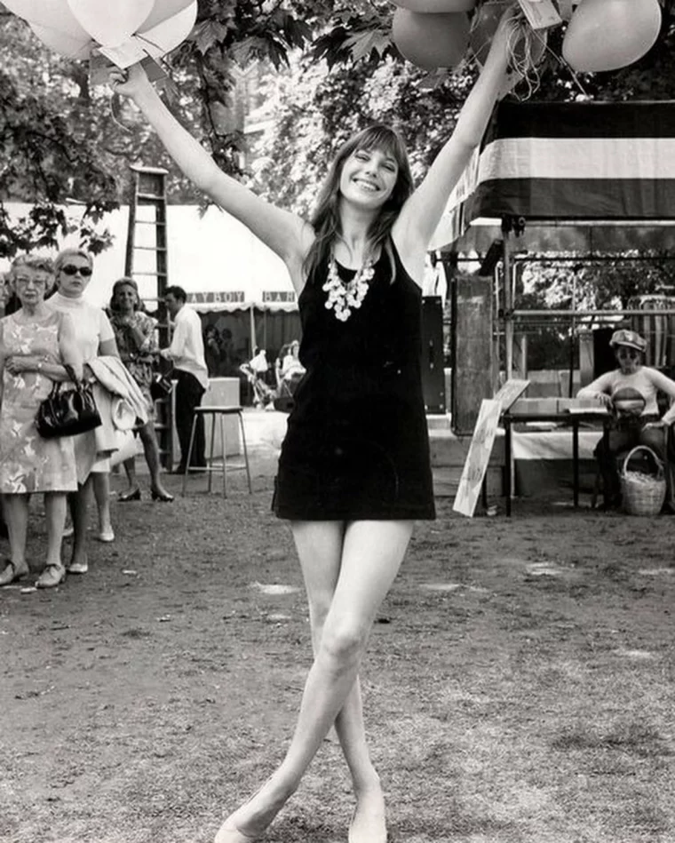 robe courte noir jane birkin