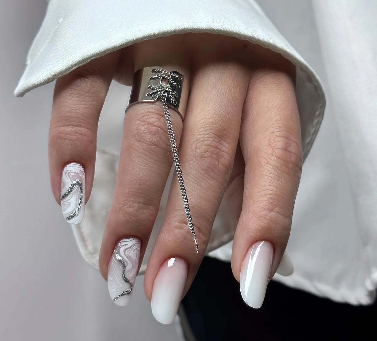 Ongles milky white comment adopter la tendance pour un éclat absolu