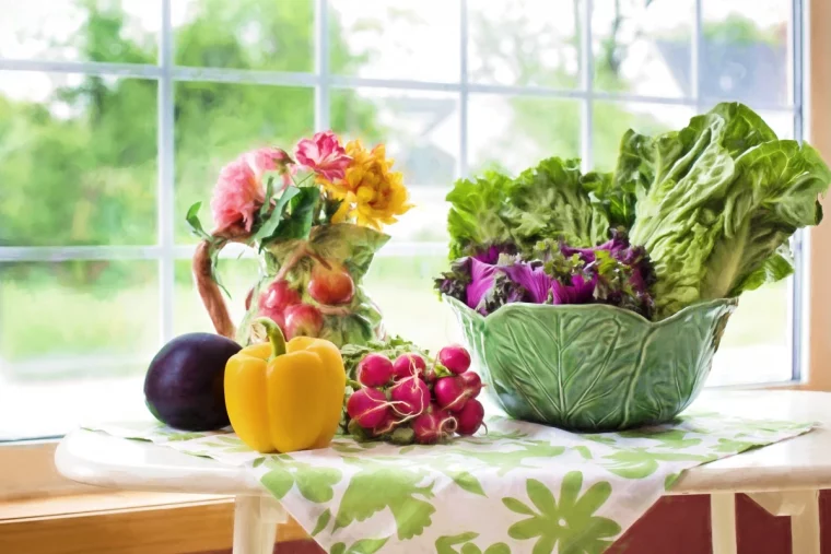 5 legumes faciles a planter en septembre salade verte table