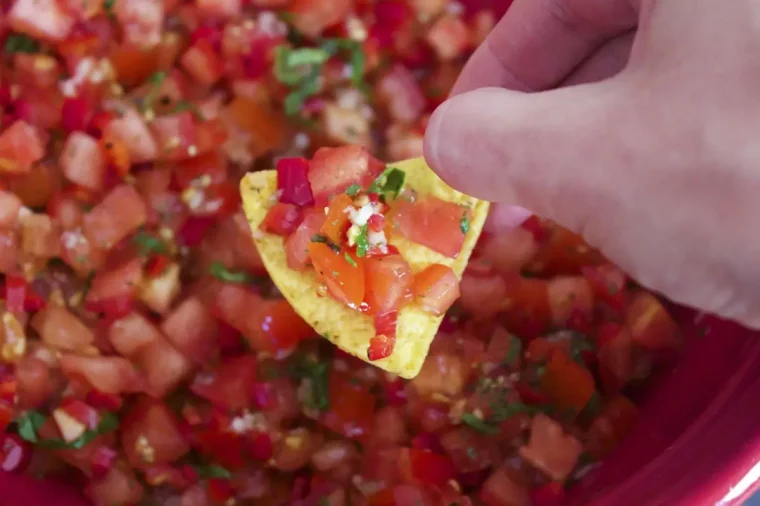 accompagnement chips plat mexicain cuisine recette salsa tomates pots