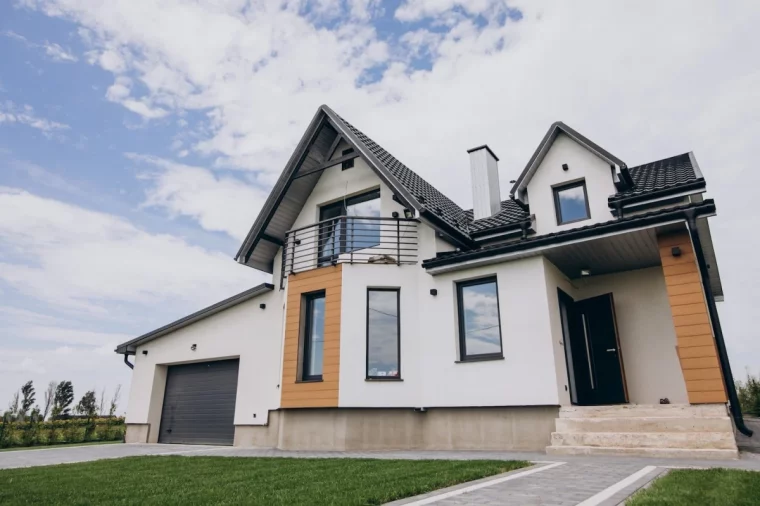 comment choisir la couleur de sa facade toit noir peinture blanche fenetres cadres noirs