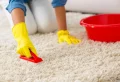 Comment laver un tapis correctement sans l’abîmer ? Astuces de pro